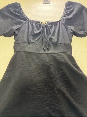 Inspired Hearts Navy Tie-Front Puff Sleeve Tunic